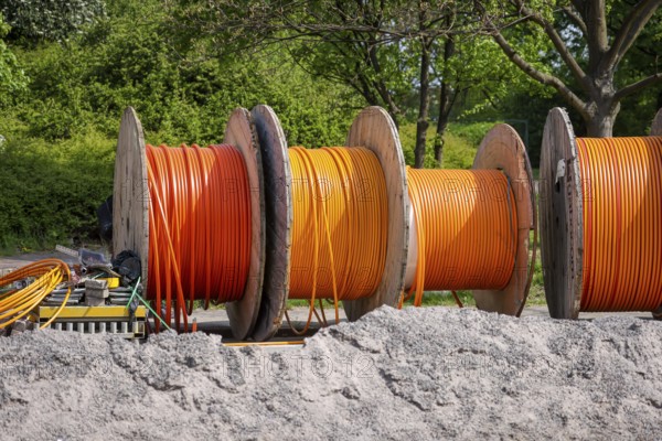 Duisburg, North Rhine-Westphalia, Germany, Internet broadband expansion, construction site for