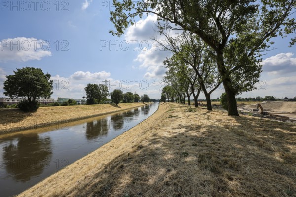 Oberhausen, North Rhine-Westphalia, Germany, renaturalisation of the Emscher in the Holtener Bruch.