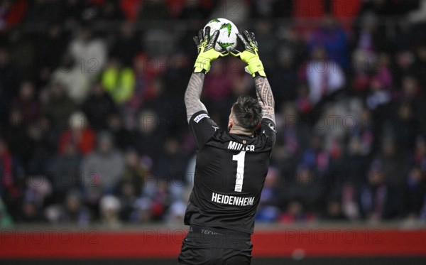 Goalkeeper Kevin Müller 1. FC Heidenheim 1846 FCH (01) Action on the ball UEFA Conference League,