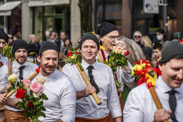 Zunft zum Widder, parade of historically costumed guild members, Sechseläuten or Sächsilüüte,