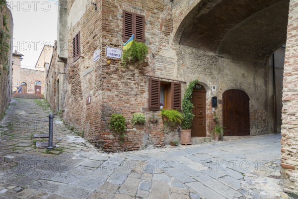 In the medieval old town centre of Certaldo, Tuscany, Italy, Europe