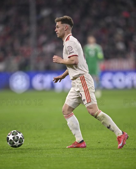 Joshua Kimmich FC Bayern Munich FCB (06) Action on the ball UEFA Champions League Allianz Arena,