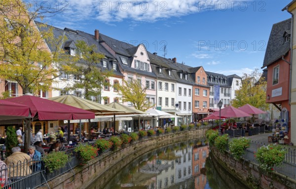 Gastronomy and tourism on both sides of the Leuk in Saarburg town centre. Saarburg,