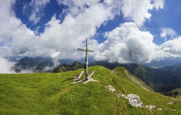 Summit cross on the Gamsfeld, Russbach, Osterhorn group, Salzkammergut, Salzburg province, Austria,