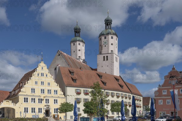 Historic houses on the market square, Gasthof zur Krone, town administration, Cat. Parish Church of