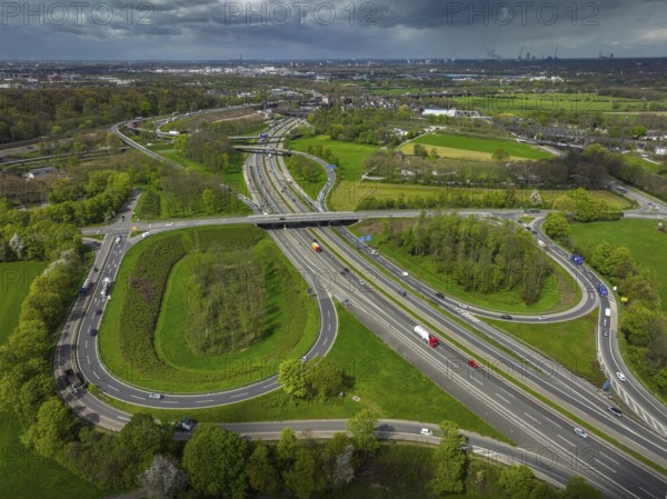 Duisburg, North Rhine-Westphalia, Germany, Ruhr area landscape at the Kaiserberg motorway junction,