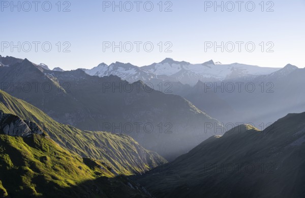 Alpine panorama, view from the Bachlenkenkopf, Großer Geiger and Großvenediger, high mountains,