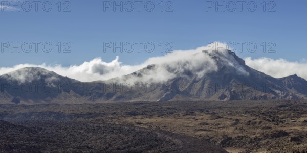 The summit of Montaña Guajara, also: Alto de Guajara, 2715m, crater walls, Caldera de las Cañadas,