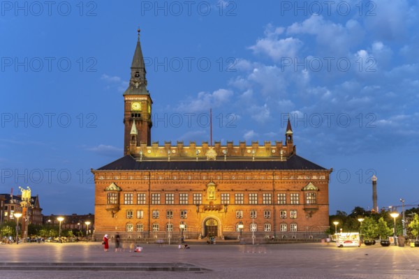 Copenhagen City Hall on the town hall square Rådhuspladsen at dusk, Copenhagen, Denmark, Europe