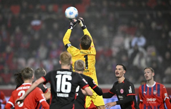 Penalty area scene, goal area scene Goalkeeper Kevin Trapp Eintracht Frankfurt SGE (01) Action