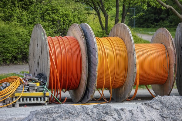 Duisburg, North Rhine-Westphalia, Germany, Internet broadband expansion, construction site for