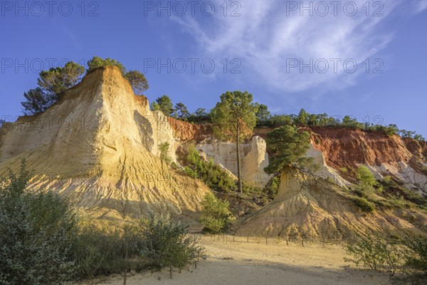 Ochre rock Colorado de Rustrel, Rustrel, Département Vaucluse, France, Europe