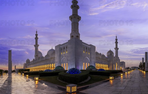 Abu Dhabi Grand Mosque, Iconic Landmark and Architectural Marvel of UAE