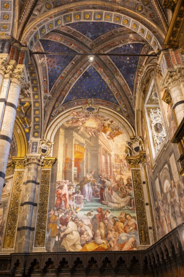 Interior of colorful marble decoration, Siena Cathedral or Cattedrale di Santa Maria Assunta,