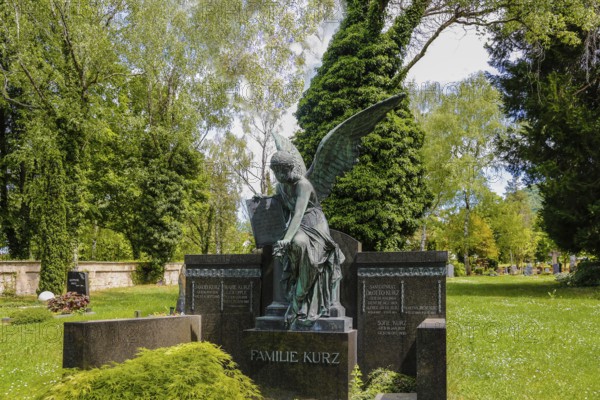 Historical cemetery, Tour, Memorial, Kurz family, Dr Otto Kurz 1864 to 1915, Sculpture of a woman,