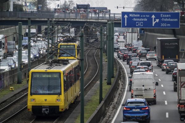 Traffic jam on the A40 motorway, in both directions, underground U18 in the middle lane, Friday,