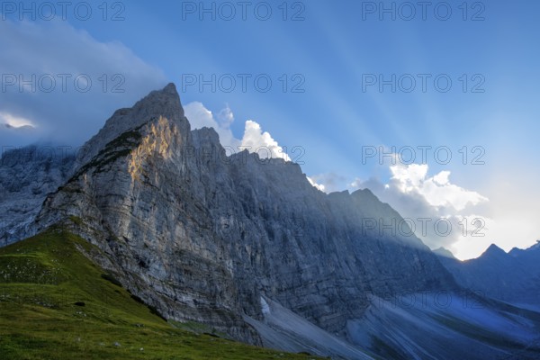 Dreizinkenspitze, Kühkarlspitze, Moserkarspitze and Birkkarspitze, Karwendel Mountains, Tyrol,
