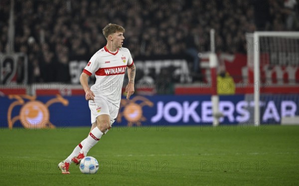 Finn Jeltsch VfB Stuttgart (29) Action on the ball MHPArena, MHP Arena Stuttgart,