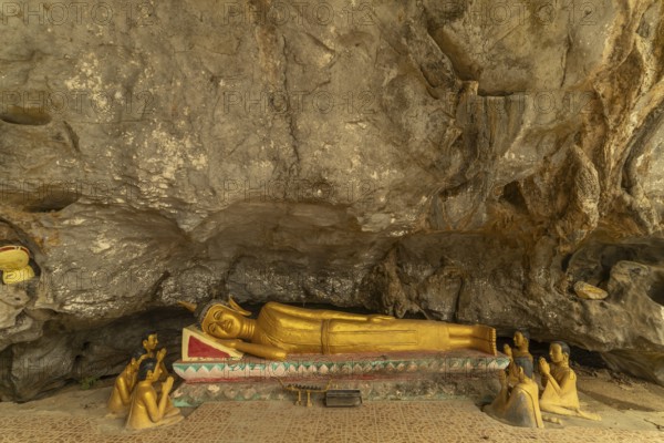 Reclining Buddha in the Tham Xang elephant cave near Vang Vieng, Laos, Asia