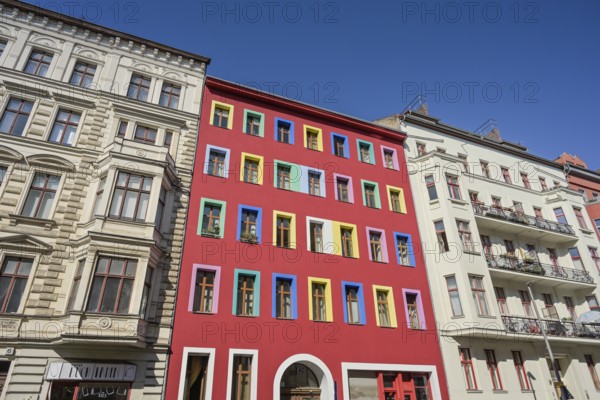 Colourful red apartment building, Zossener Straße, Kreuzberg, Friedrichshain-Kreuzberg, Berlin,