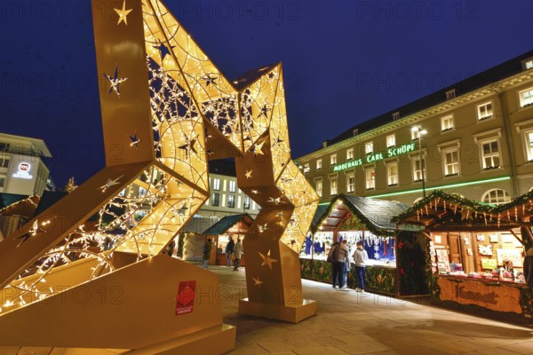 Big star at the Christmas market, blue hour, market place, Karlsruhe, Baden-Württemberg, Germany,