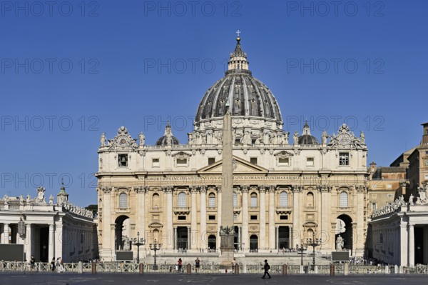Cathedral, St Peter, St Peter's Basilica, Vatican palaces, St Peter's Square, Vatican, Rome, Lazio,