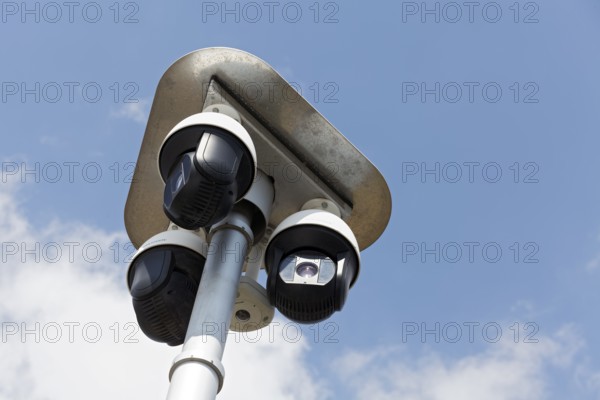 360 degree video surveillance on a construction site, Hikvision surveillance cameras, Düsseldorf,