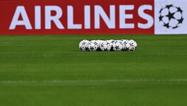 CL, Champions League evening, Allianz Arena, perimeter advertising Turkish Airlines, Adidas CL