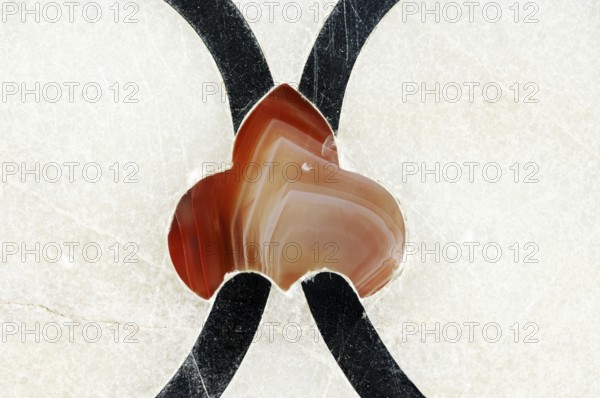 Marble inlay work, Taj Mahal, built by the Grand Mogul Shah Jahan in memory of his principal woman