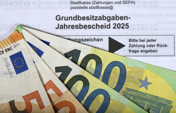 Property tax annual tax assessment 2025, symbolic image property tax reform, property tax,