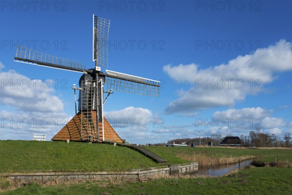 Grit mill for drainage, Goengahuizen, Goëngahuizen, Goaiïngahuzen, Friesland, Fryslân, Netherlands,