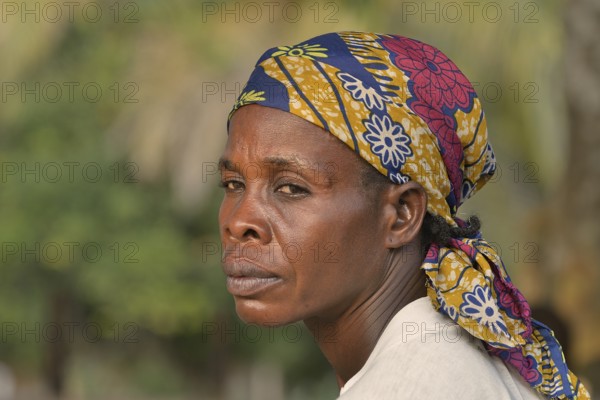 Woman wearing a headscarf, portrait, Nkala, Bandundu Province, Democratic Republic of the Congo