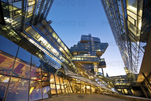 Administration building Nord LB, Norddeutsche Landesbank, architectural office Behnisch, Behnisch &