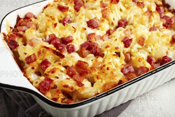 Macaroni with cheese and bacon, baked, homemade, no people