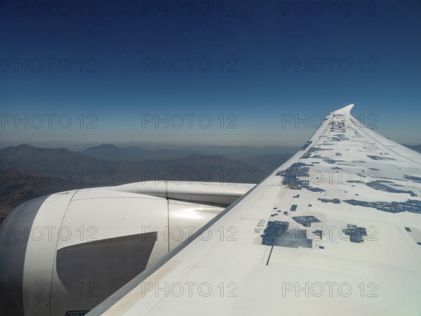 Flight safety, aircraft wing repaired with adhesive tape, Dreamliner Boeing 787