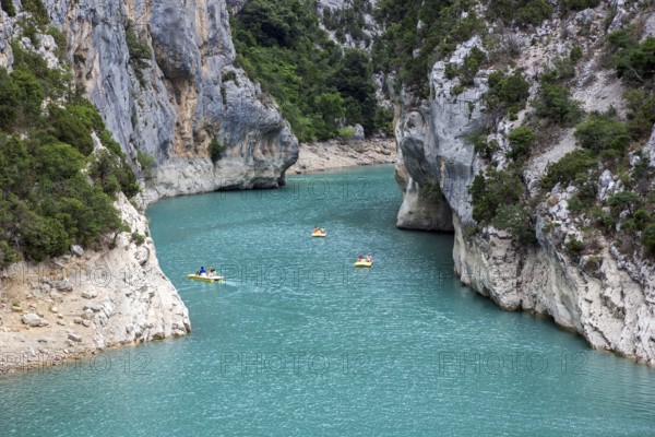 Boats on the Verdon River, entrance to the Verdon Gorge, Gorges du Verdon, Lac de Sainte-Croix,