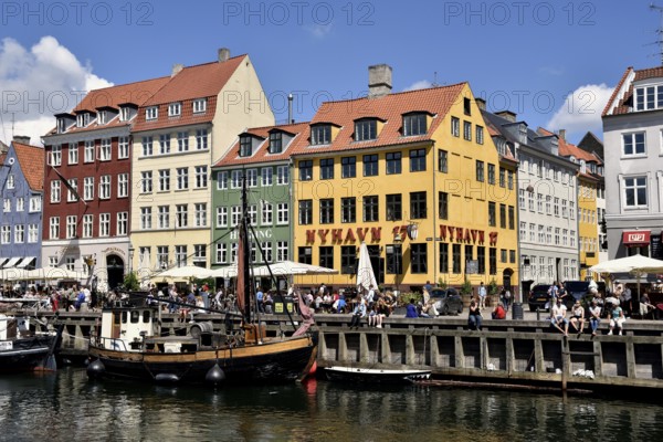 Colorful houses at canal, Nyhavn, Copenhagen, Denmark, Europe