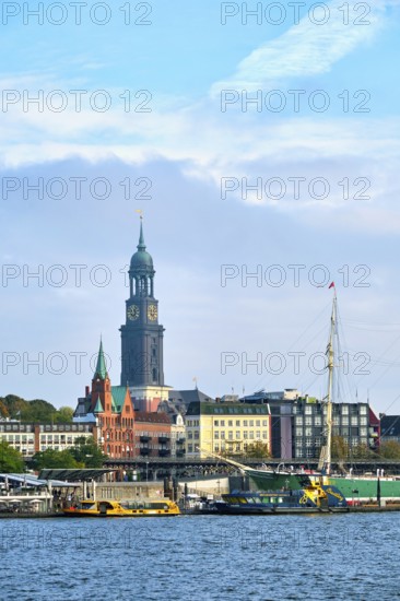 Hamburg museum ship Rickmer Rickmers at the Landungsbrücken, behind the Michel, Hamburg, Land