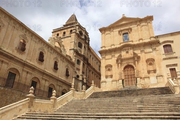 Old town of the late Baroque city of Noto in the Val di Noto, the church, Chiesa S. Francesco d