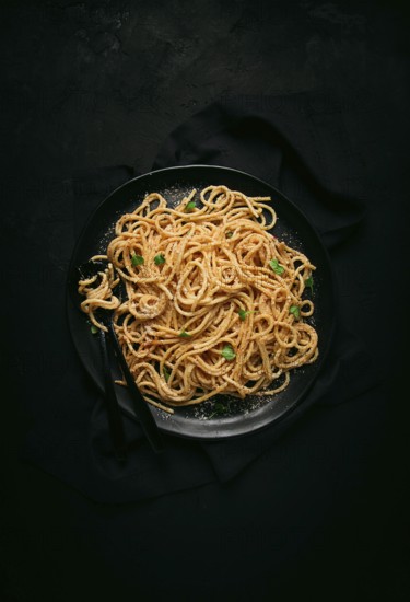 Spaghetti carbonara, in creamy garlic sauce, pasta in white sauce, homemade, no people