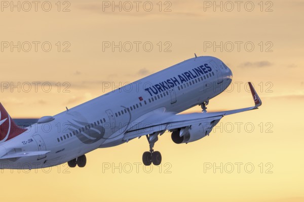Passenger aircraft in front of a cloudy morning sky, sunrise, TURKISH AIRLINE, Baden-Württemberg,