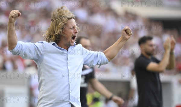 Goal celebration Coach Bo Henriksen 1. FSV Mainz 05 MHPArena, MHP Arena Stuttgart,