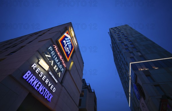 Advertising for shopping chains at Milaneo, Birkenstock, Aldi Süd, Mediamarkt, Primark, Reserved,