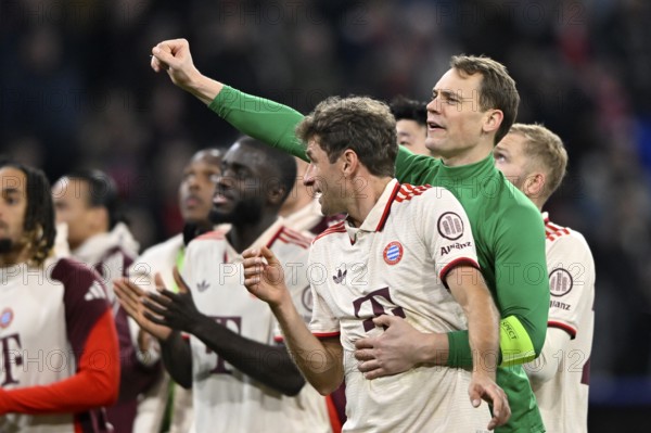 Final cheer, Thomas Müller FC Bayern München FCB (25) Goalkeeper Manuel Neuer FC Bayern München FCB