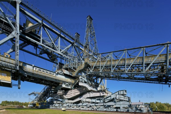 Overburden conveyor bridge F60