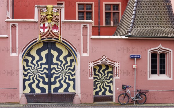Haus zum Walfisch, heritage-protected late Gothic town house belonging to the Sparkasse building