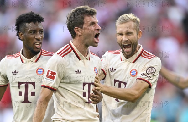 Goal celebration Thomas Thomas Müller FC Bayern München FCB (25) Kingsley Coman FC Bayern München