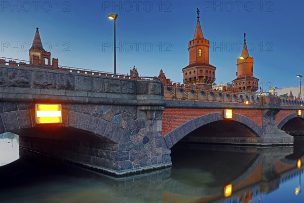 Oberbaum Bridge over the Spree in the early morning, Friedrichshain-Kreuzberg district, Berlin,