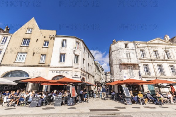 Restaurants and cafes on Quai Duperre, Old Port, Old Town, La Rochelle, Atlantic Coast, Aquitaine,