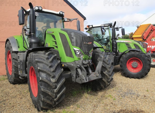 Fendt green tractors on sale at Thurlow Nunn Standen sales forecourt, Melton, Suffolk, England, UK